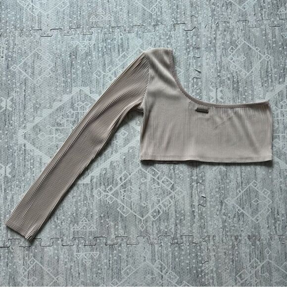 Maniere de Voir One Sleeve Ribbed Neutral Minimalist Beige Crop Top Size 12 UK - Picture 6 of 9